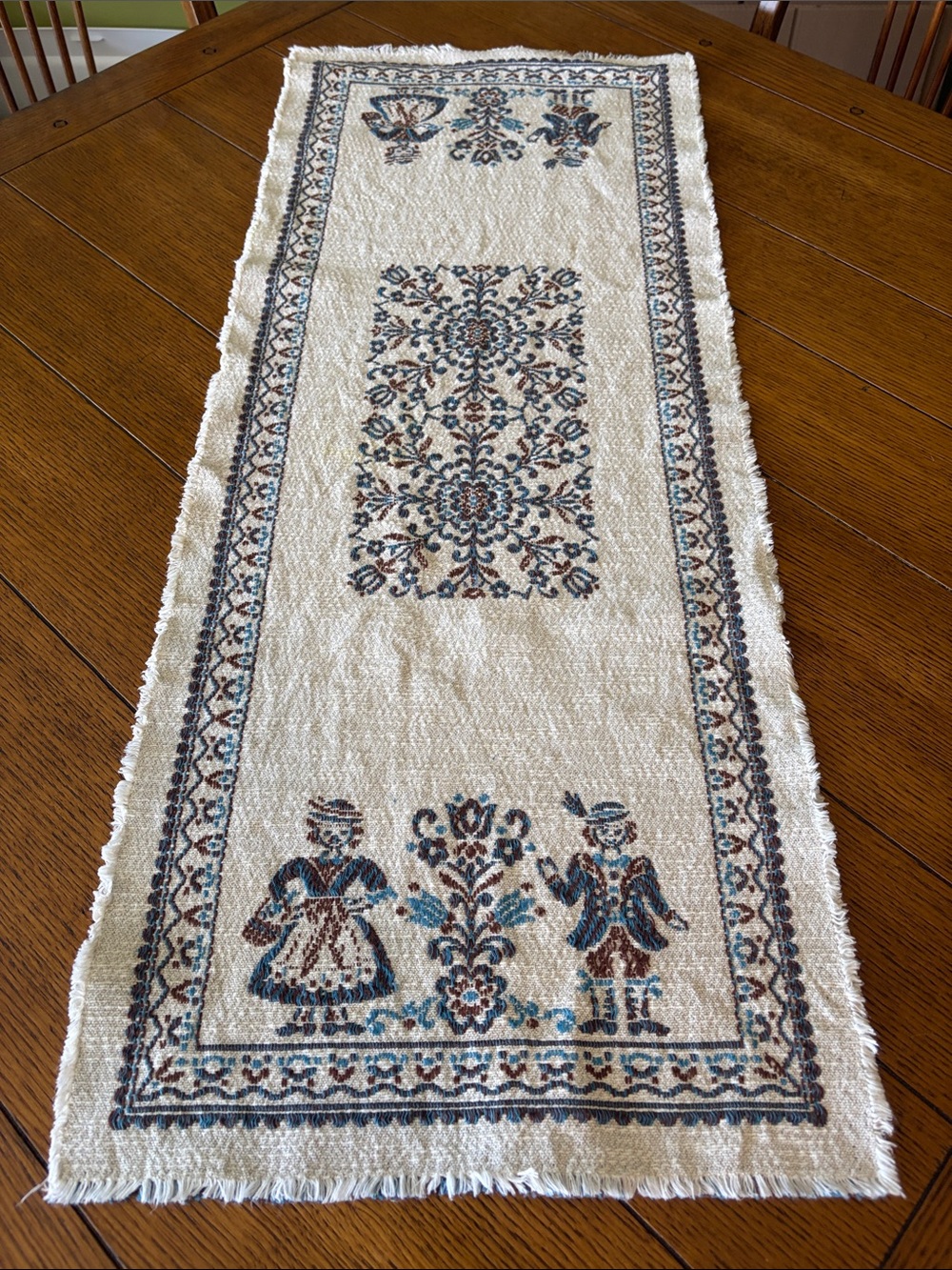 Vintage Ivory and Blue Decorative Table Runner